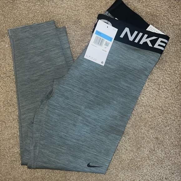 Brand new! Nike pro, women’s mid rise, crop length leggings size medium! - Picture 1 of 2